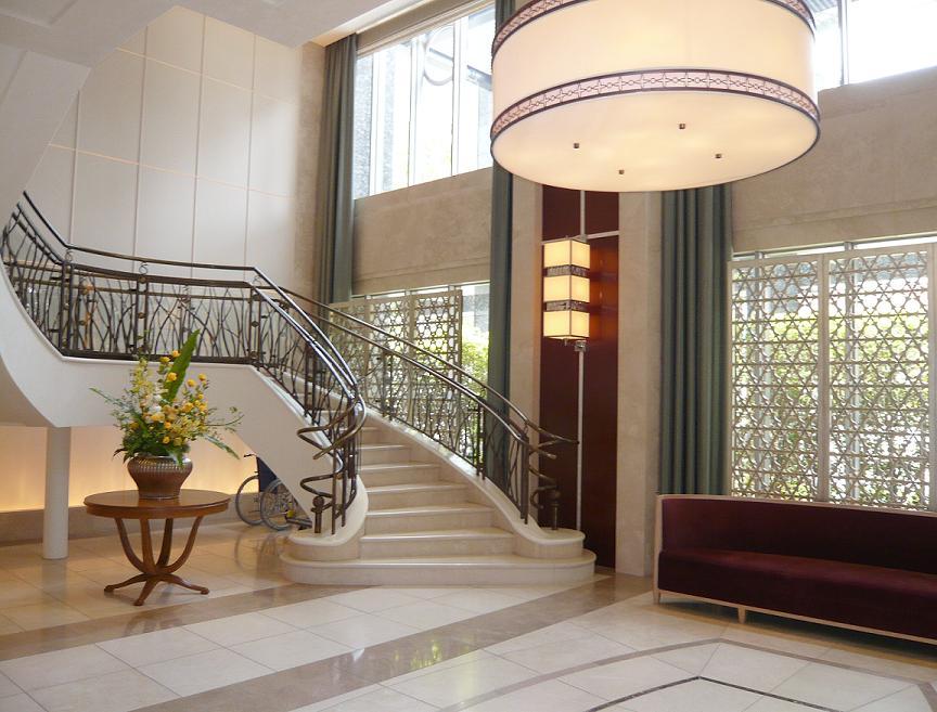 Entrance. Common areas