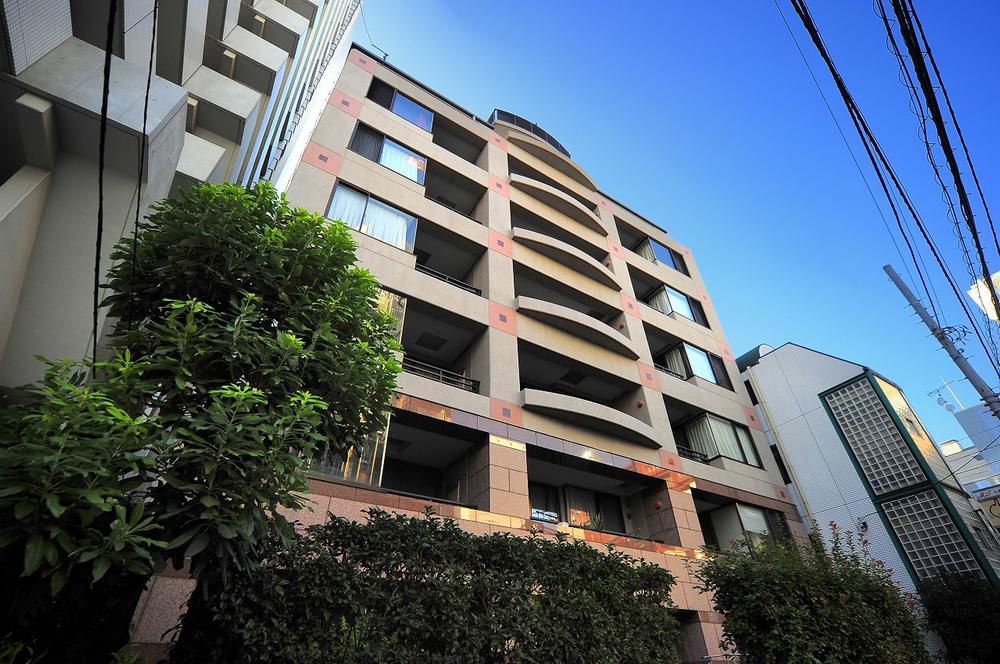 Local appearance photo. Local (11 May 2013) Shooting