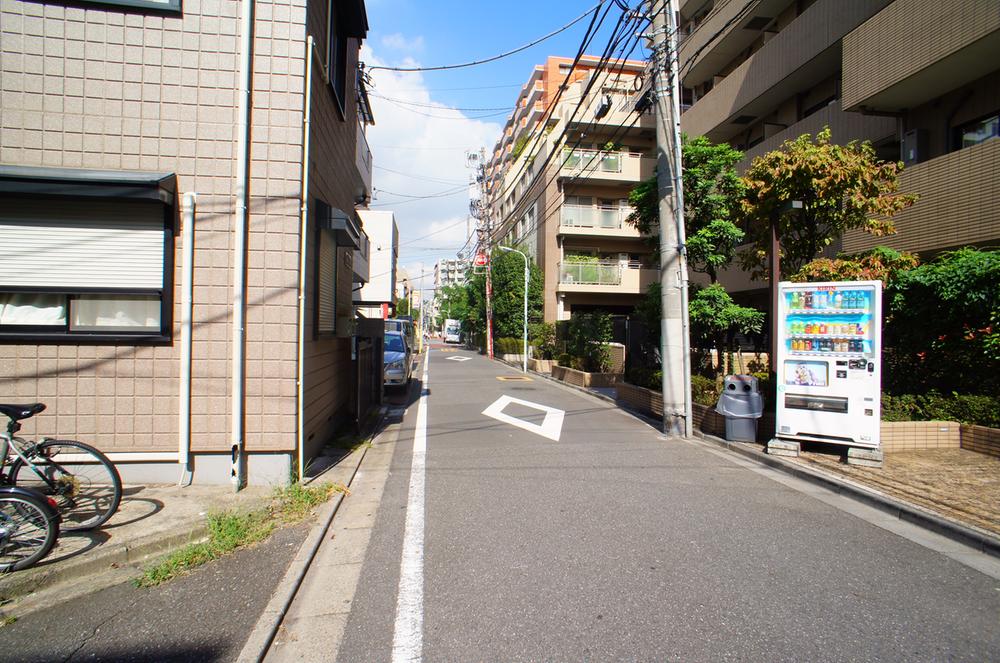 Local photos, including front road. Local (10 May 2013) Shooting