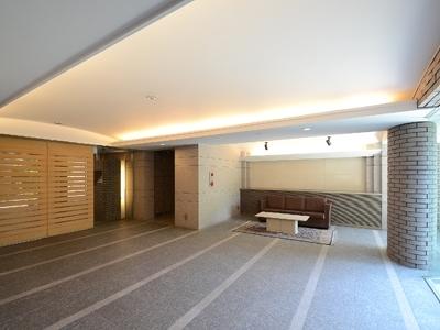 Entrance. Common areas