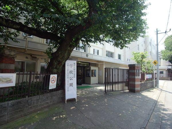 Primary school. Municipal God 応小 to school 10m