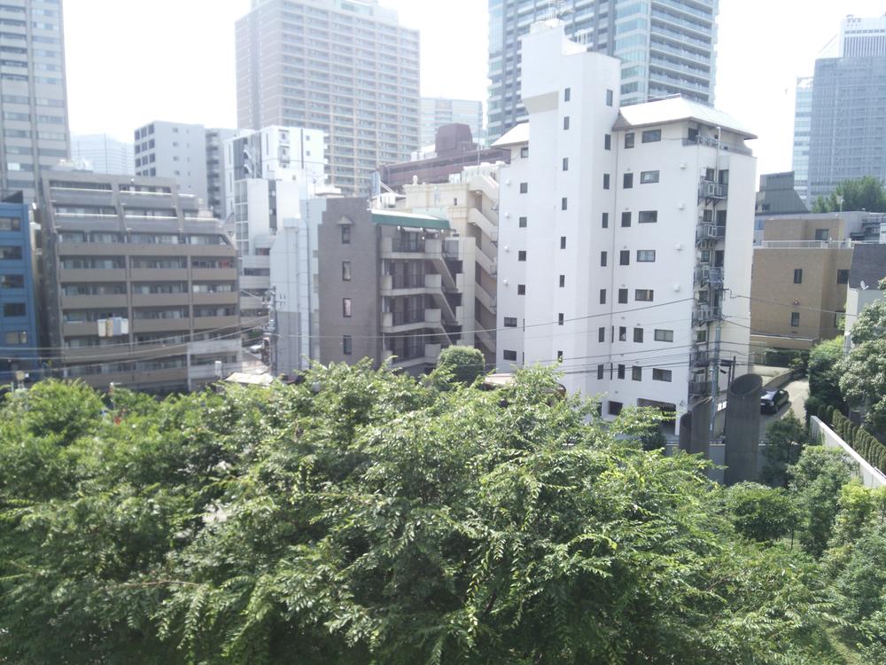 View photos from the dwelling unit. View from the site (August 2013) Shooting