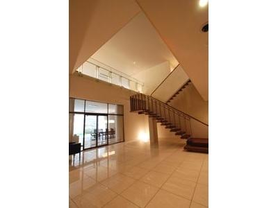 Entrance. Common areas