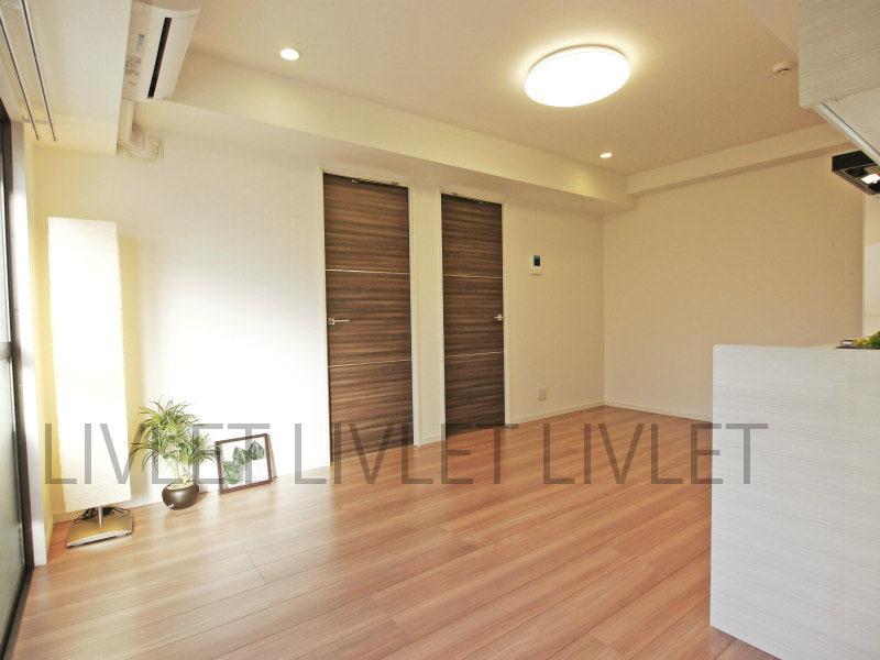 Living. Indoor (12 May 2013) Shooting