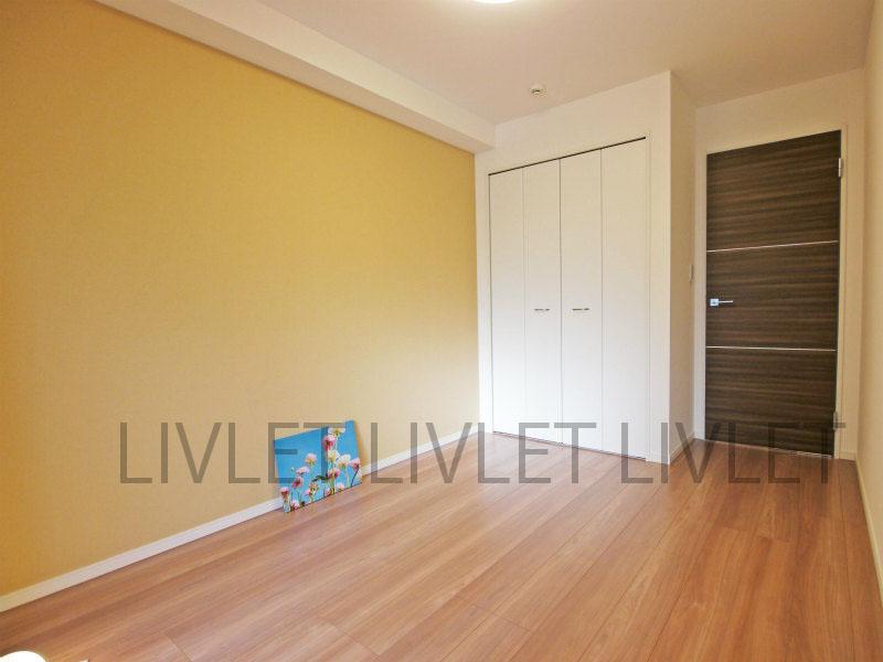 Non-living room. Indoor (12 May 2013) Shooting