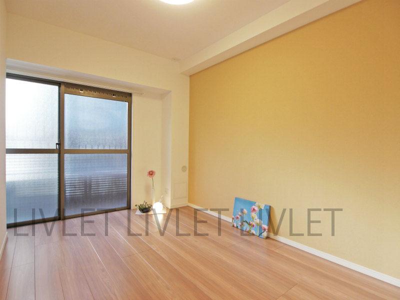 Non-living room. Indoor (12 May 2013) Shooting