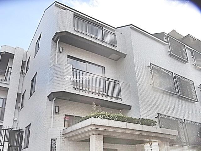 Local appearance photo. The top floor and is a corner room