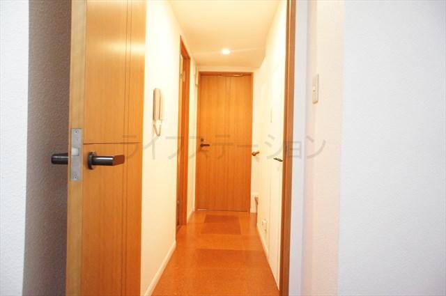 Non-living room. Local (December 17, 2013) Shooting