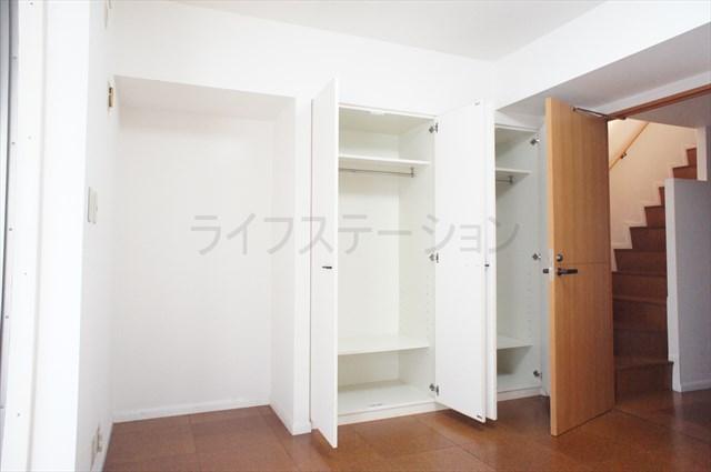 Non-living room. Local (December 17, 2013) Shooting