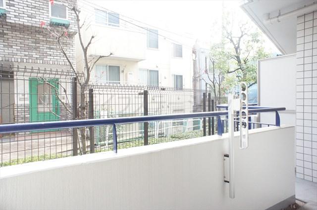 View photos from the dwelling unit. Local (December 17, 2013) Shooting