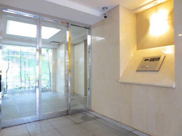 Bathroom. Of course, security is also safe in the auto-lock.