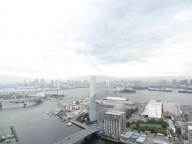 View photos from the dwelling unit. Living view (October 2013) Shooting