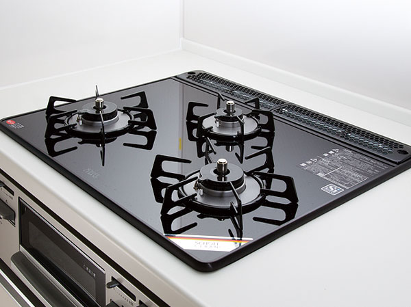 Kitchen.  [Glass top stove] Less likely to be damaged in the glass coating of two layers, Adopt an easy three-necked stove also cleaning. It combines design and functionality.
