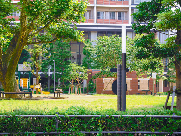 Surrounding environment. Shibaura Island neighborhood streets (a 5-minute walk / About 360m)
