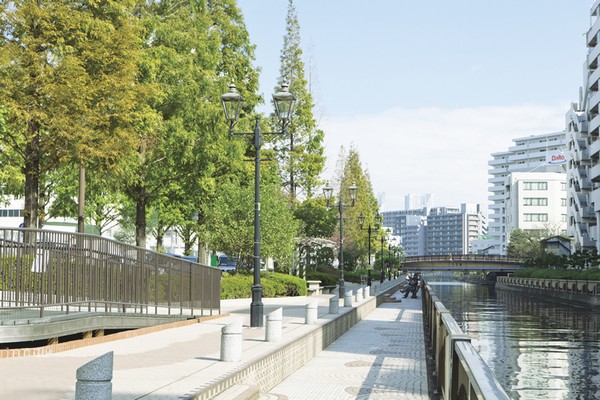 New turf canal (7 min walk ・ About 500m)