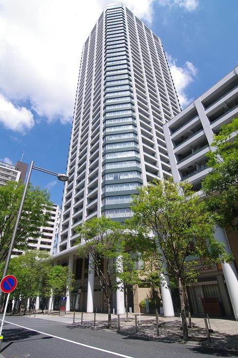 Streets around. 250m to platinum AER City