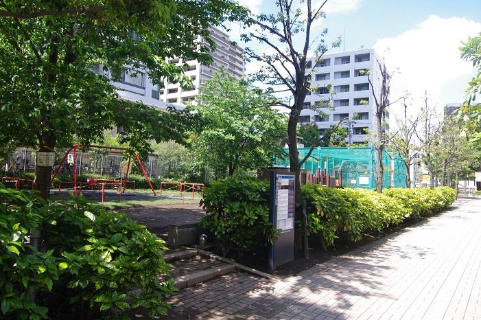 park. 250m to the park