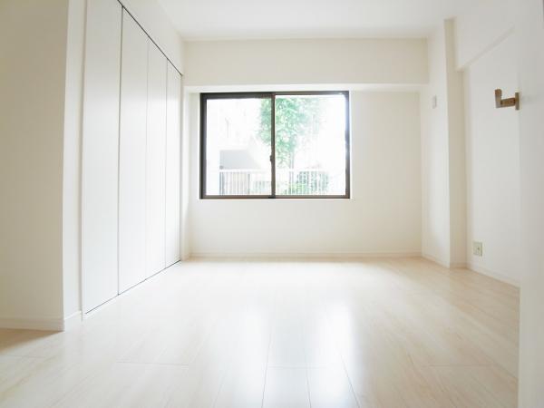 Non-living room. The third floor of the Western-style similar, Is a north-facing room, but very bright rooms.