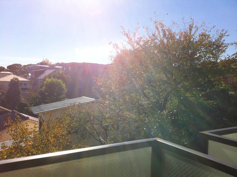 View photos from the dwelling unit. ◇ around lush residential area ◇