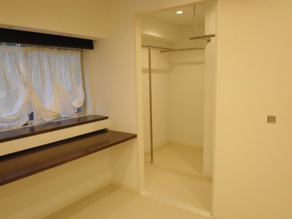 Other introspection. ◇ There is a walk-in closet in each room ◇