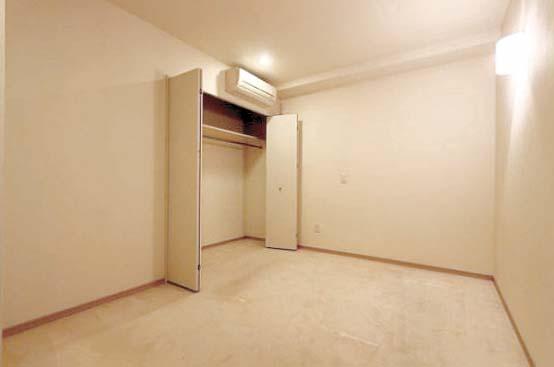 Non-living room. Western-style (another room of the same building)