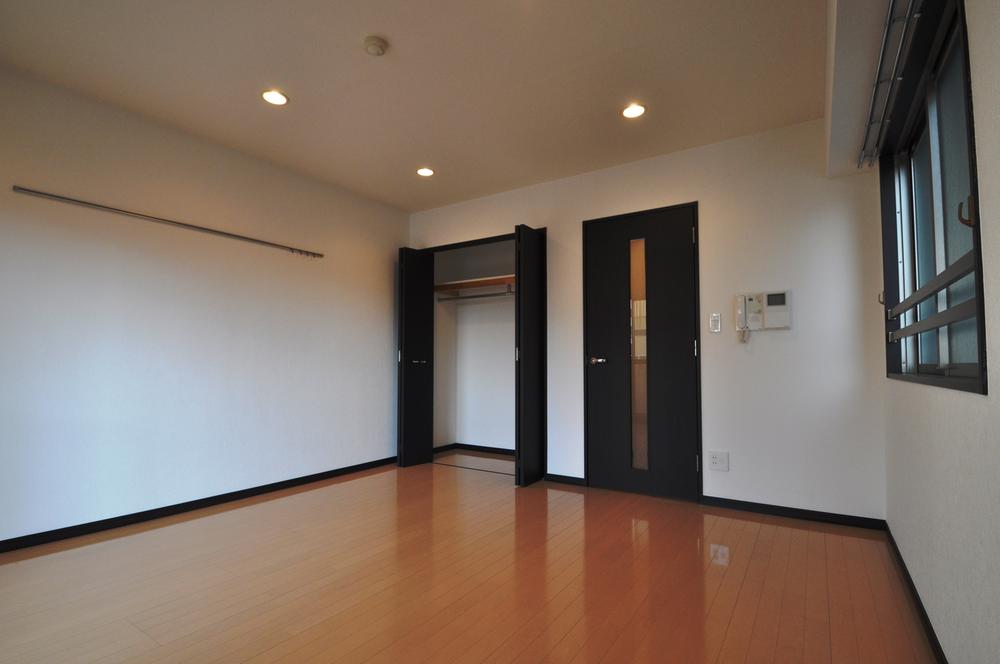 Receipt. Room (August 2013) Shooting