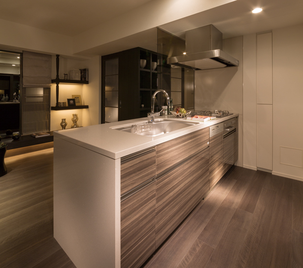 Kitchen.  [kitchen] Open kitchen that can cook while enjoying the conversation. Functionality that brings the idea to life, With design, A comfortable space with a sense of unity. A top plate artificial stone that the natural crystal using about 93 percent of the "Fiore Stone" in the kitchen, Also adopted the side panel. The texture of the natural stone as it is, Very hard surface, It is a high-strength material.