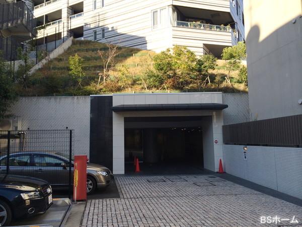 Entrance. Common areas