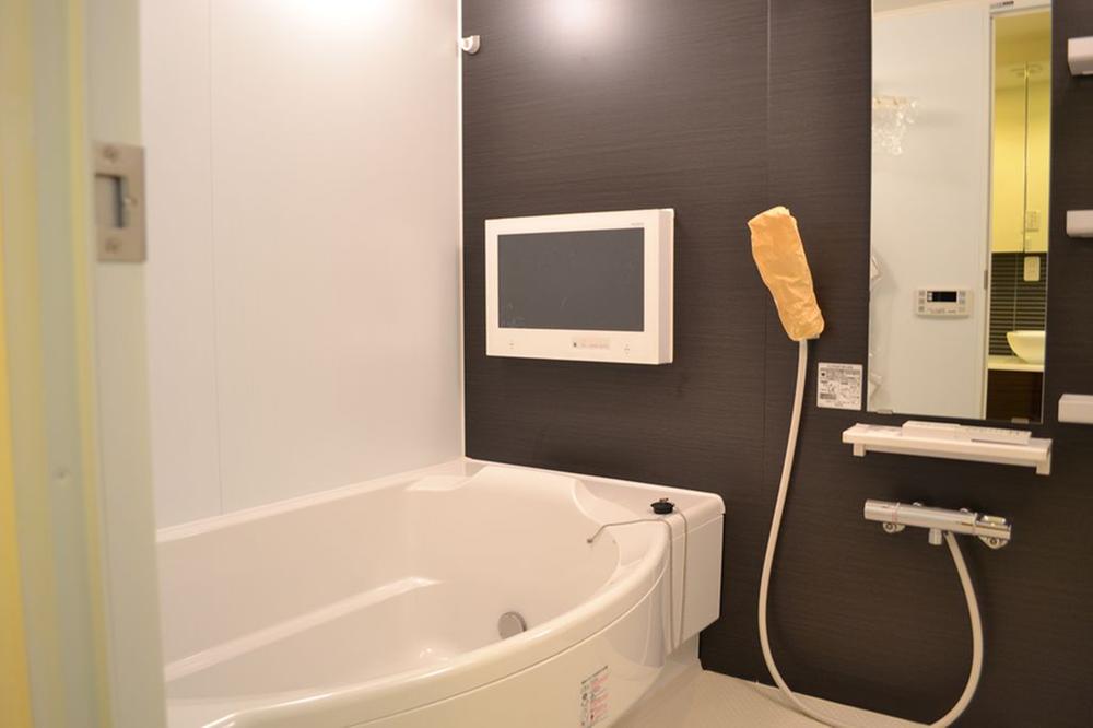 Bathroom.  [bathroom] 1618 spacious bathroom size, With bathroom ventilation dryer. Bathroom TV you can enjoy a relaxing bath time because with.