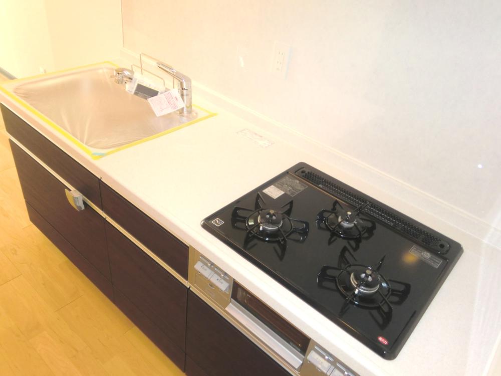 Kitchen. Indoor (11 May 2013) Shooting