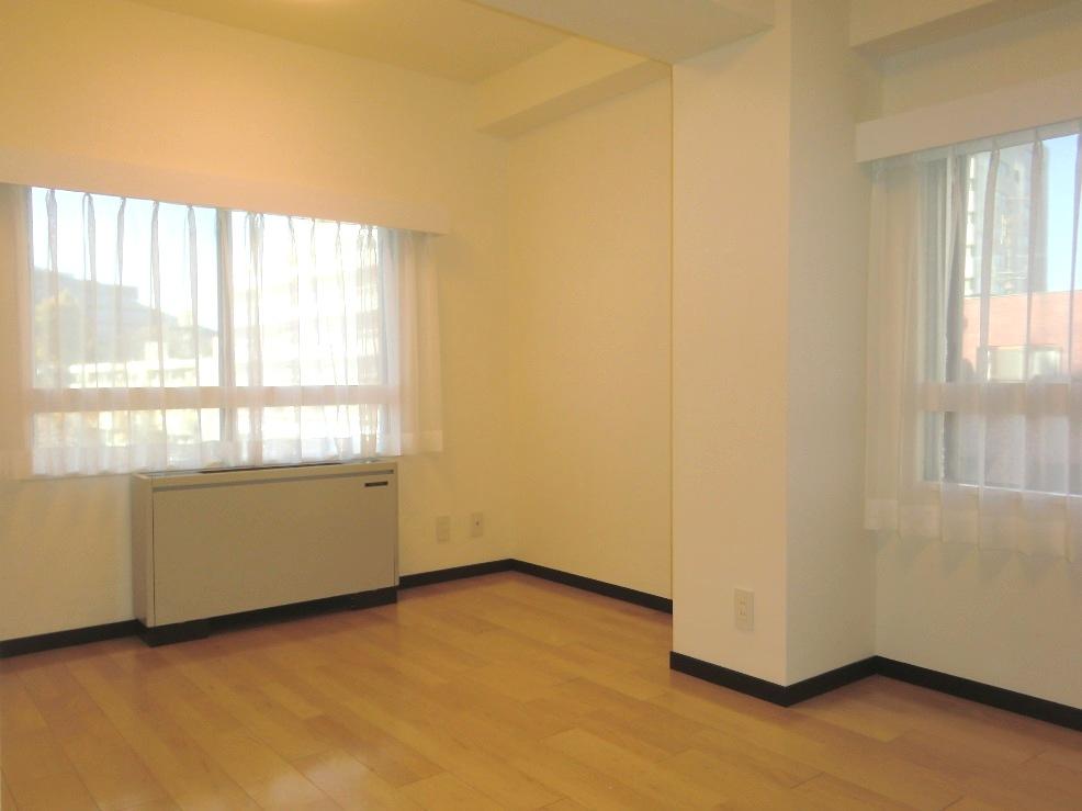 Non-living room. Indoor (11 May 2013) Shooting