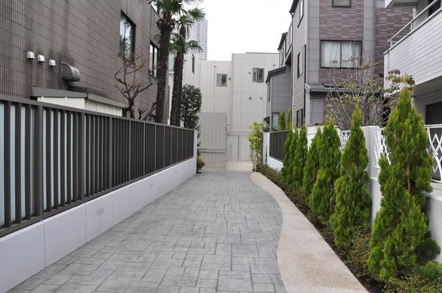 Local appearance photo. Also a nice atmosphere from the road to the entrance