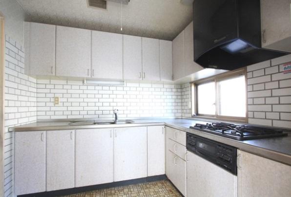 Kitchen. San View Heights Motoazabu kitchen