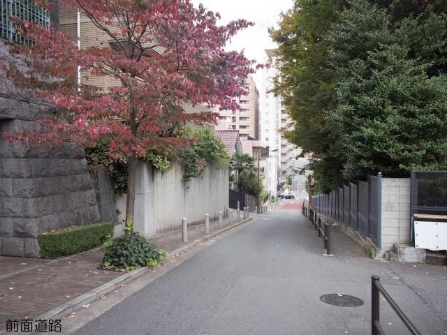 Local photos, including front road. Frontal road