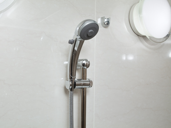 Bathing-wash room.  [Water-saving shower head] Simply press the button attached to the shower head, Spouting ・ You can repeat the water stop. Bathing at the time of the shampoo and baby, It is very convenient when cleaning. Also, Because the shower head of the spray (water saving) There is also a water-saving effect, Also it has excellent energy saving.