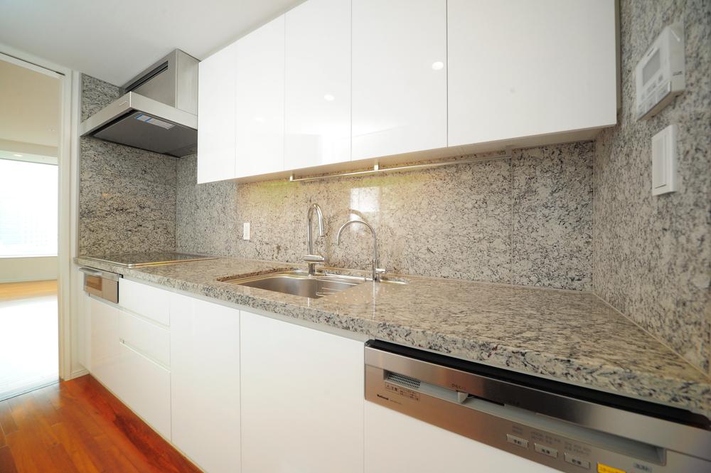 Kitchen. Adopt the artificial marble system Kitchen