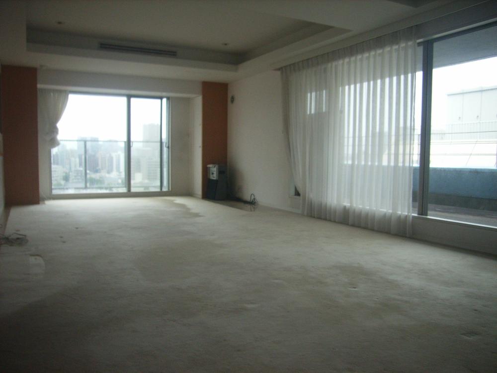 Living. Living-dining