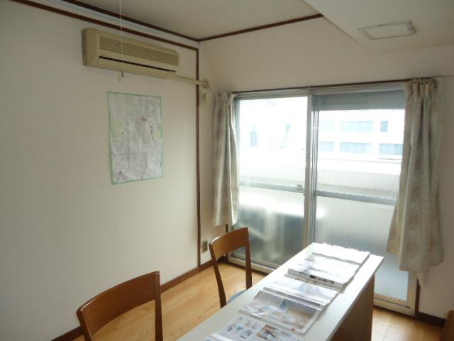 Non-living room. Indoor (10 May 2013) Shooting