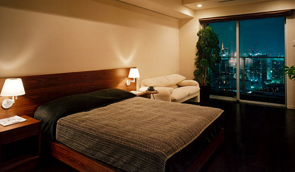 Other.  [Master bedroom] The main bedroom that becomes the stage of the private moments of the couple. It provides many of the main bedroom of the breadth that is clear in the luxury plan. Ceiling height also ensure the highest at about 2.8m. It offers a truly relaxing space. (L-160A type)