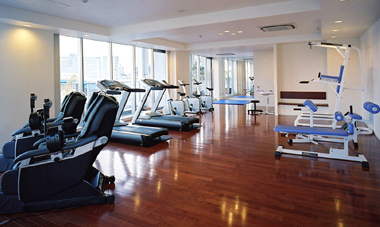Shared facilities.  [Fitness studio overlooking the sea] At any time to the city dwellers to send a positive life. Still it is to become its base "health". To maintain a strong body and stress-free spirit, In business, A hobby, In order to be active in every field, It was provided with a fitness studio with a view of the sea in the "Bay Crest Tower". here, Prevention of the mind and body of refresh and adult diseases, Stress, etc., To allow training in accordance with the human object of, It offers a wide variety of fitness equipment.