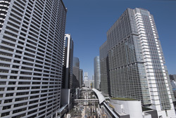 Surrounding environment. Connected by Skyway from Shinagawa Station Shinagawa Station East as "Shinagawa Intercity" by the birth of "Shinagawa Grand Commons", Not only the strategic point of traffic, Shinagawa, which was also transformed into a city that plays a central role as a business district.