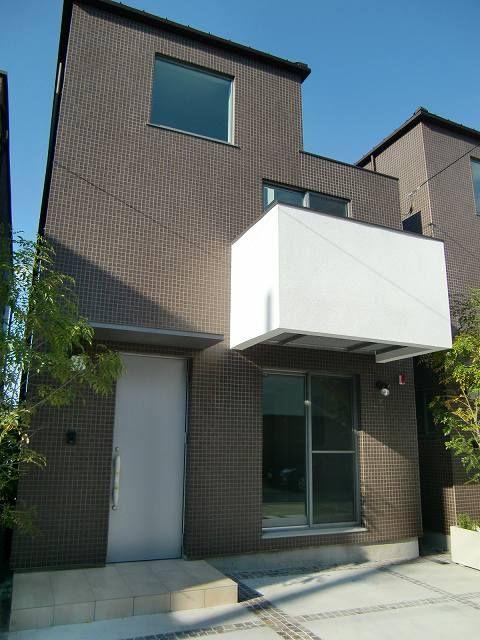 Building plan example (exterior photos). Example of construction