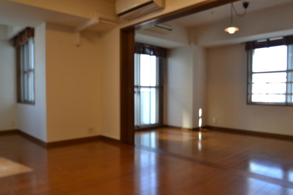 Living. Indoor (12 May 2013) Shooting