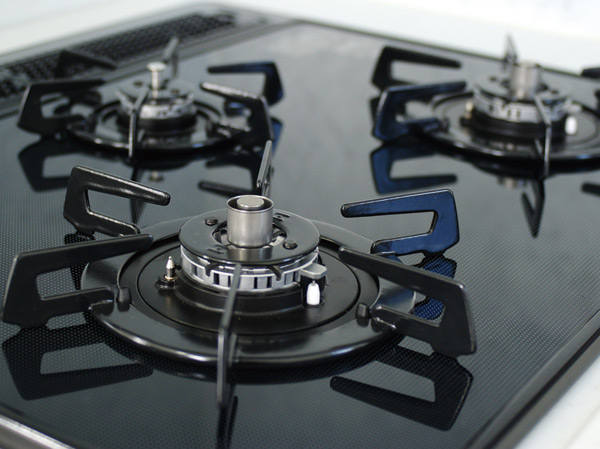 Kitchen.  [Glass top gas stove] Equipped with an external burner and water without the double-sided grill. Excellent is the stove to the cleaning properties and usability.  ※ All Listings amenities are the same specifications (H type such as some type)