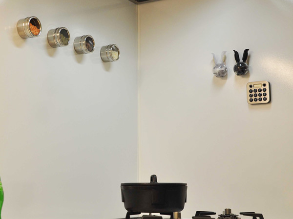 Kitchen.  [Kitchen Panel] Adopt a high-quality enamel panel that baked the vitreous at a high temperature to the base of the metal. Also wipe quick people dirt anxious, Keep a clean kitchen.