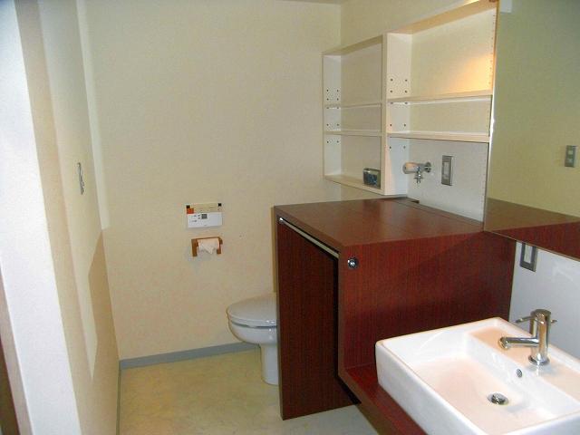 Wash basin, toilet. Toiletries such as hotels ・ toilet