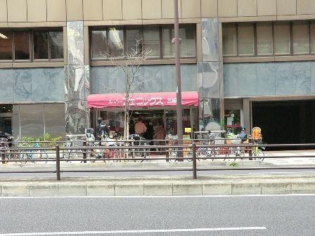 Streets around. Enhancement of the surrounding environment