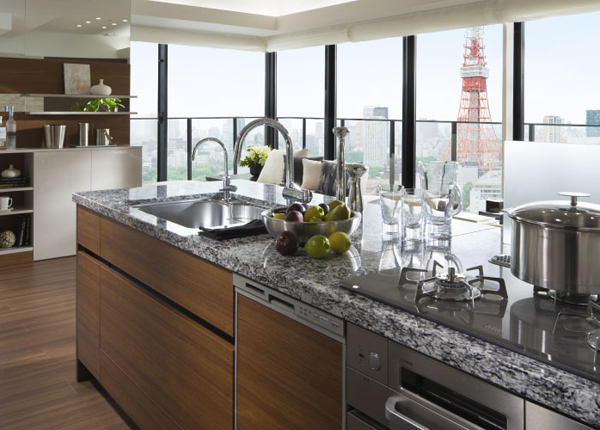 Kitchen.  [Beautiful easy-to-use kitchen] Kitchen with top plate of natural stone to meet the real-oriented strike a profound feeling. Glass top stove, disposer, Enhancement also functional aspects, such as silent sink. I will be looking forward to cooking daily storage space such as a plurality of cabinet also enough.