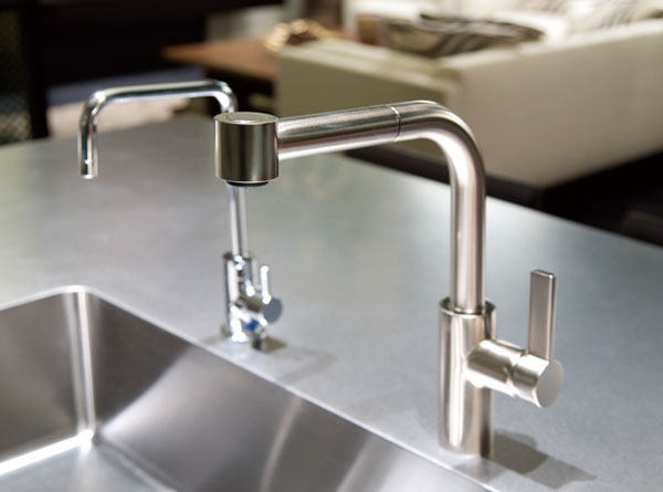 Interior.  [Donpuraha manufactured kitchen faucets] Sophisticated form, Germany luxury faucets brand, which are used in the finest hotels and cruise ships from the height of the quality, Donpuraha Co. faucet fittings have been prepared.  ※ Less than, 5-point premium suite / President Suite common specification.