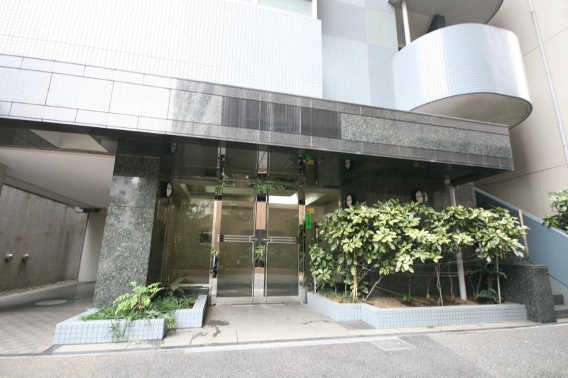 Entrance. Local (12 May 2013) Shooting